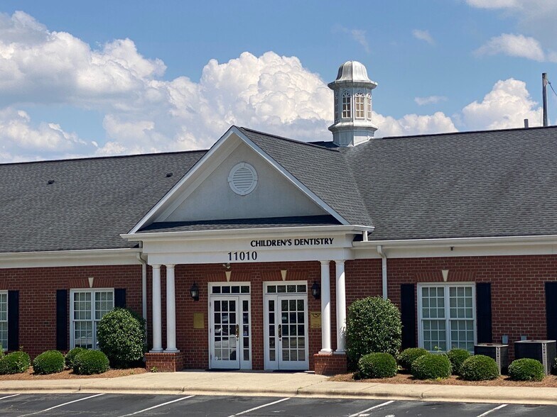 More Photos Of 11010 S Tryon St, Charlotte Medical For Sale