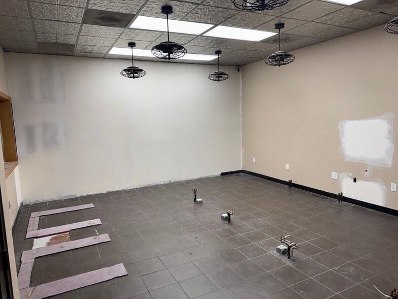 More Photos Of 109 N 5th St, Redlands Storefront For Lease