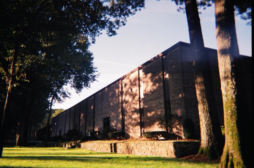 Primary Photo Of 108-114 South St, Hopkinton Research And Development For Lease