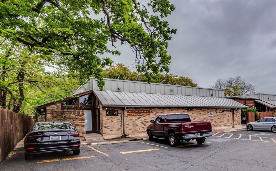 More Photos Of 711 W 38th St, Austin Unknown For Lease