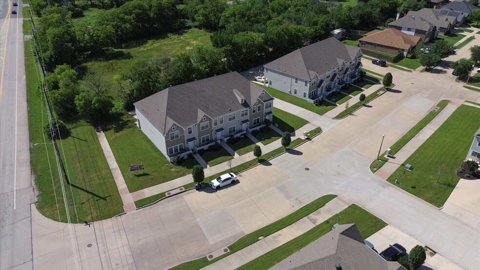 More Photos Of 101 Springtree St, Denton Apartments For Sale