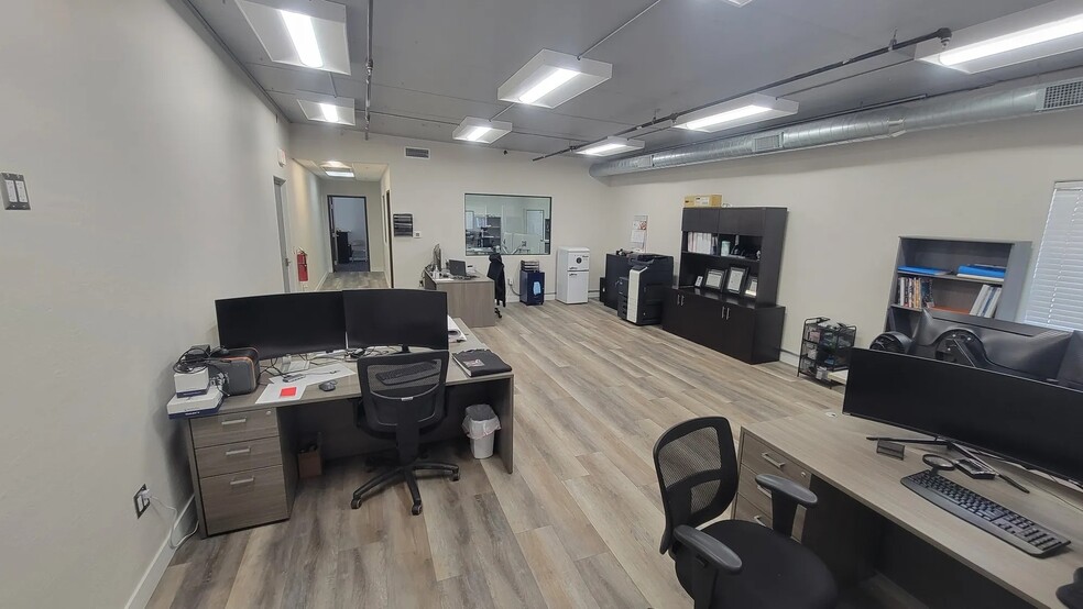 More Photos Of 1913 N Rosemont, Mesa Warehouse For Sale