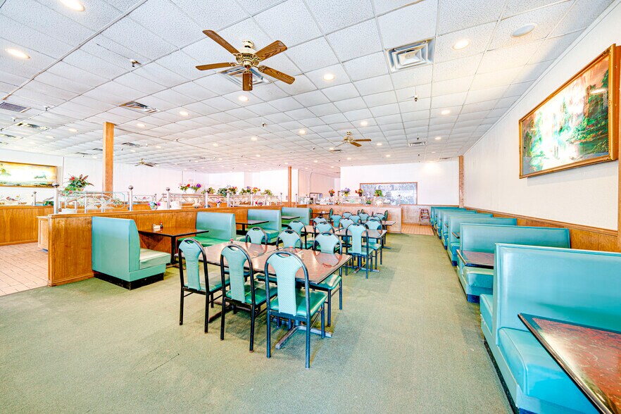 More Photos Of 1400 W Moore Ave, Terrell Restaurant For Sale
