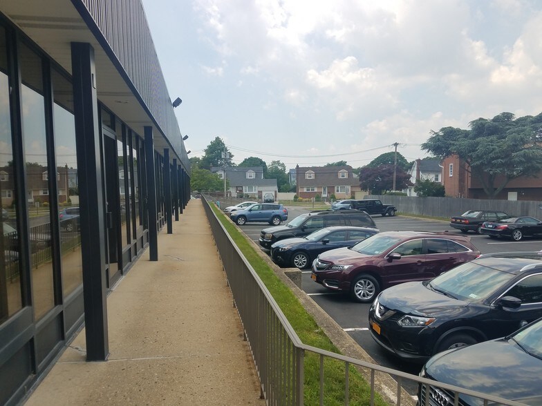 More Photos Of 1200 W Broadway, Hewlett Medical For Lease