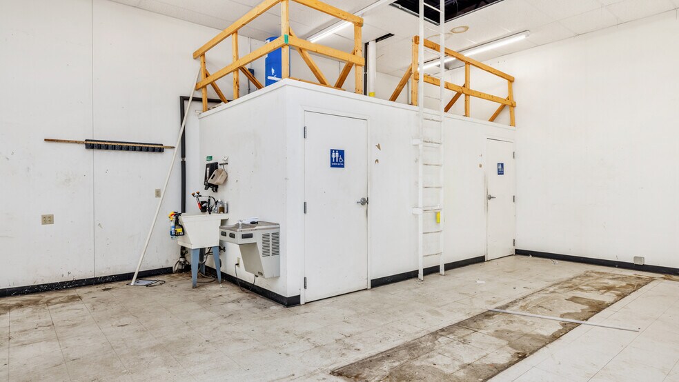 More Photos Of 8145 W US Hwy 2, Iron Mountain Freestanding For Sale