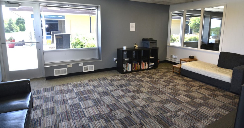 More Photos Of S22W22660 Broadway, Waukesha Office For Lease
