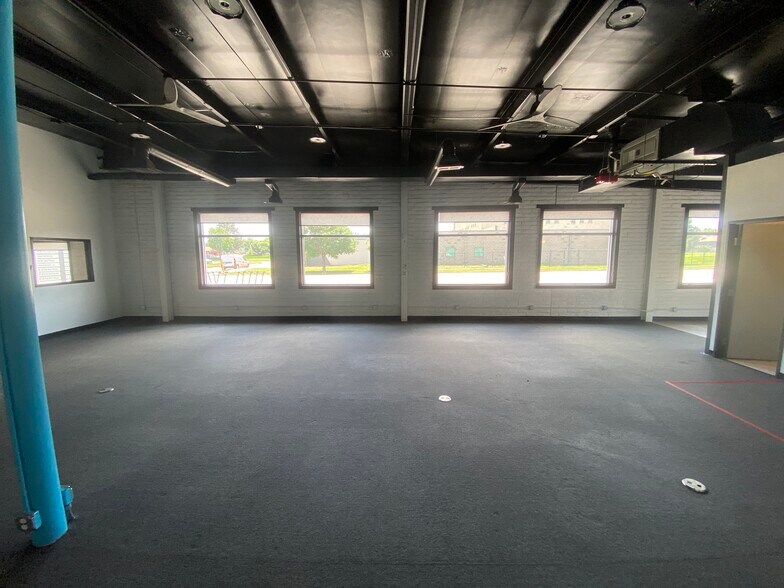 More Photos Of 1441 W 46th Ave, Denver Warehouse For Lease