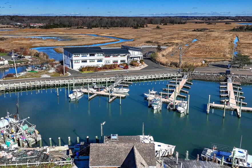 More Photos Of 530 Old Whitfield St, Guilford Office For Sale