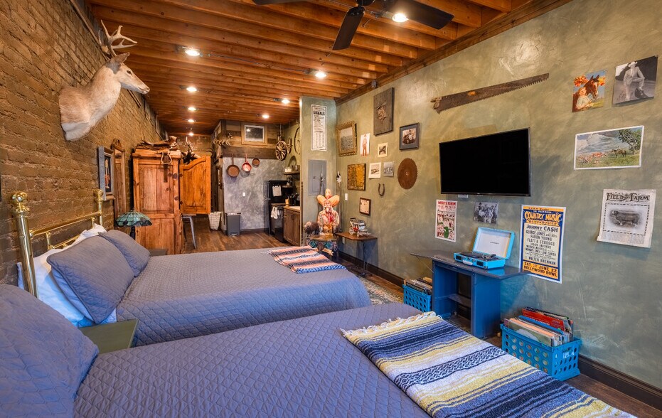 More Photos Of 304 Victor Ave, Victor Multifamily For Sale