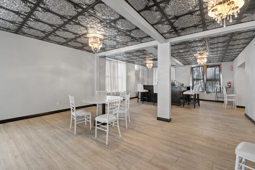 More Photos Of 603 N River St, Hot Springs Hotel For Sale