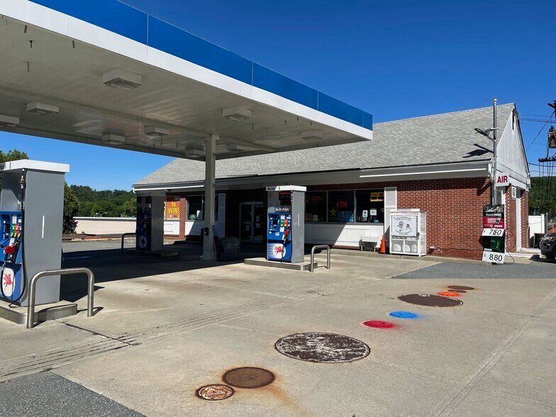 More Photos Of 364 Miracle Mile, Lebanon Service Station For Sale