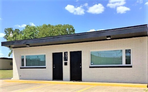 More Photos Of 601 W Main St, Arlington Loft Creative Space For Sale