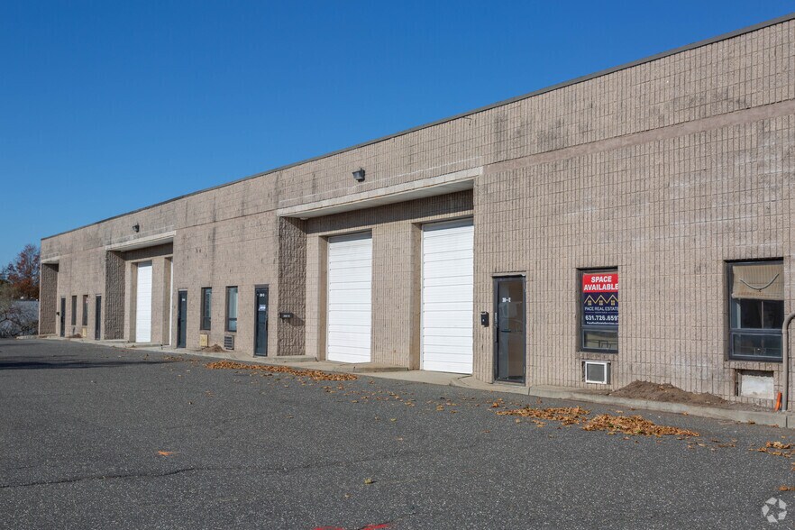 More Photos Of 390 Knickerbocker Ave, Bohemia Warehouse For Lease