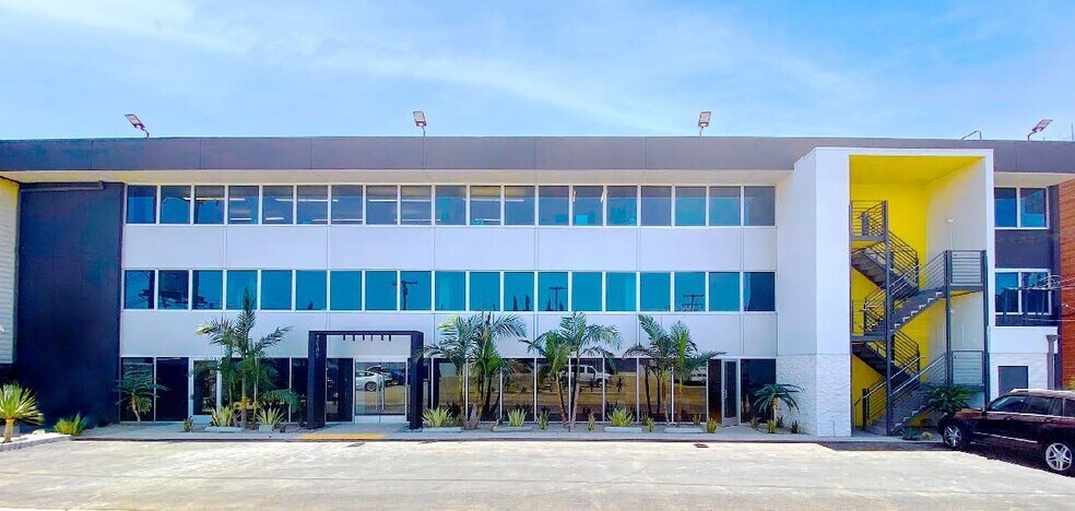 Primary Photo Of 1833 E 17th St, Santa Ana Office For Lease