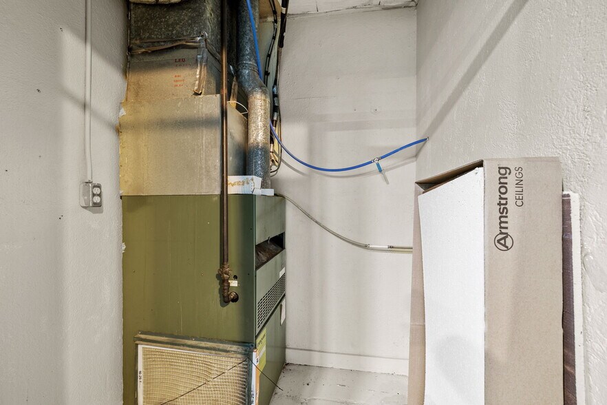 More Photos Of 306 College St, Greenfield Office For Sale