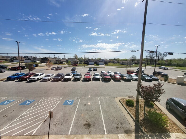 More Photos Of 2613 Main St, Joplin Medical For Sale