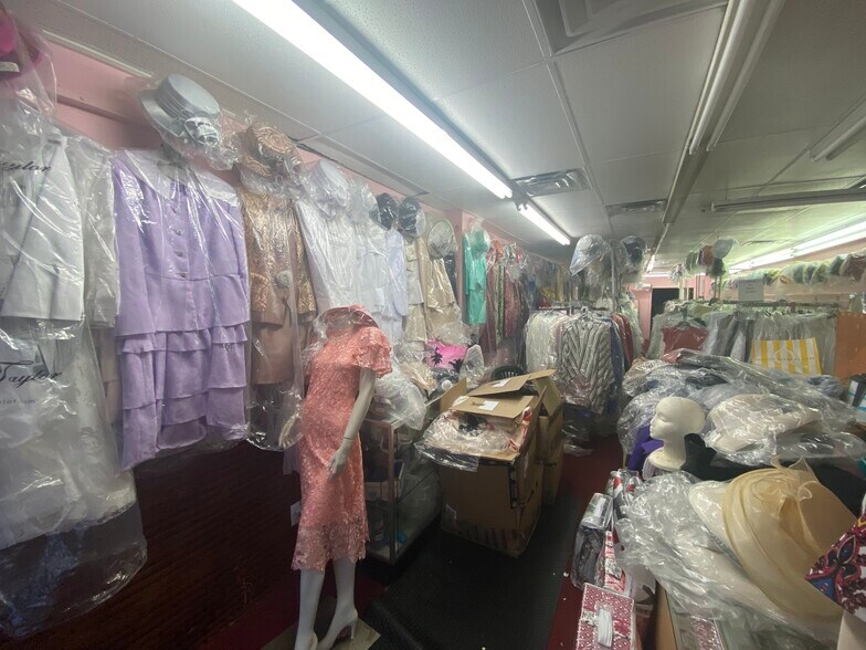 More Photos Of 467 Main St, Orange Storefront For Lease