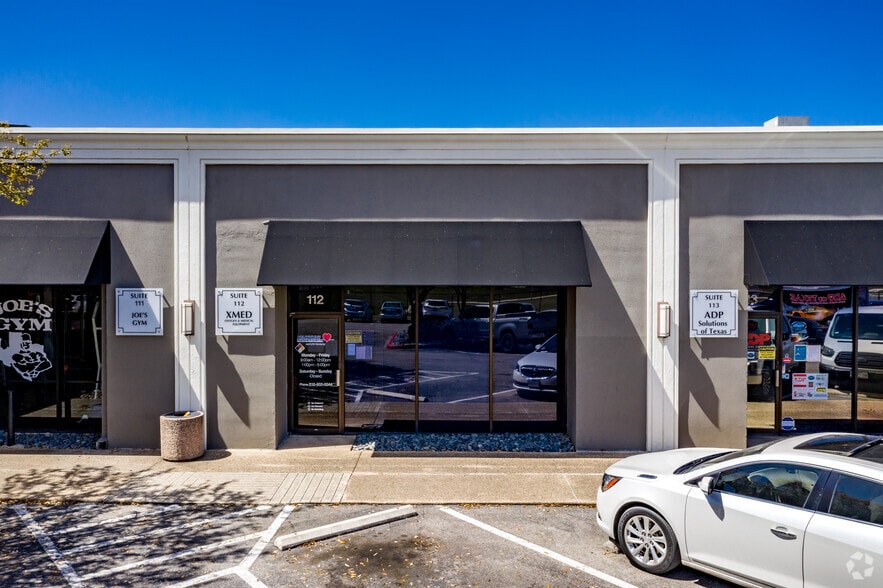 More Photos Of 3700 Fredericksburg Rd, San Antonio General Retail For Lease