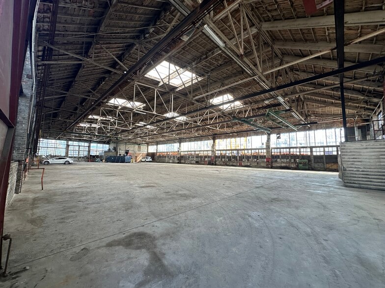 More Photos Of 2635-2717 Peralta St, Oakland Warehouse For Lease