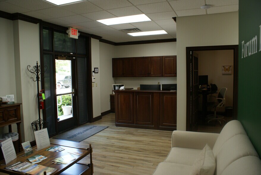 More Photos Of 1320 Dowell Springs Blvd, Knoxville Office For Lease