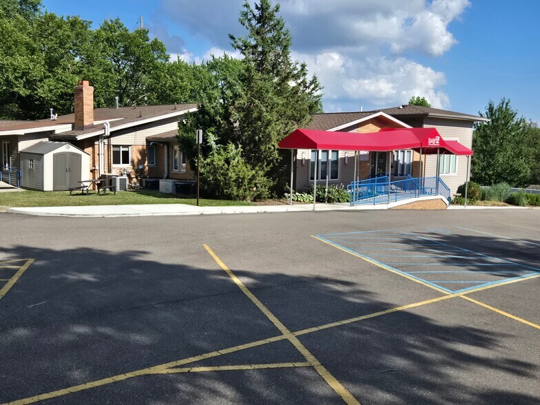 More Photos Of 2370 Walton Blvd, Rochester Hills Medical For Sale