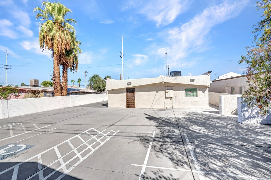 More Photos Of 713 N Eastern Ave, Las Vegas Office For Sale