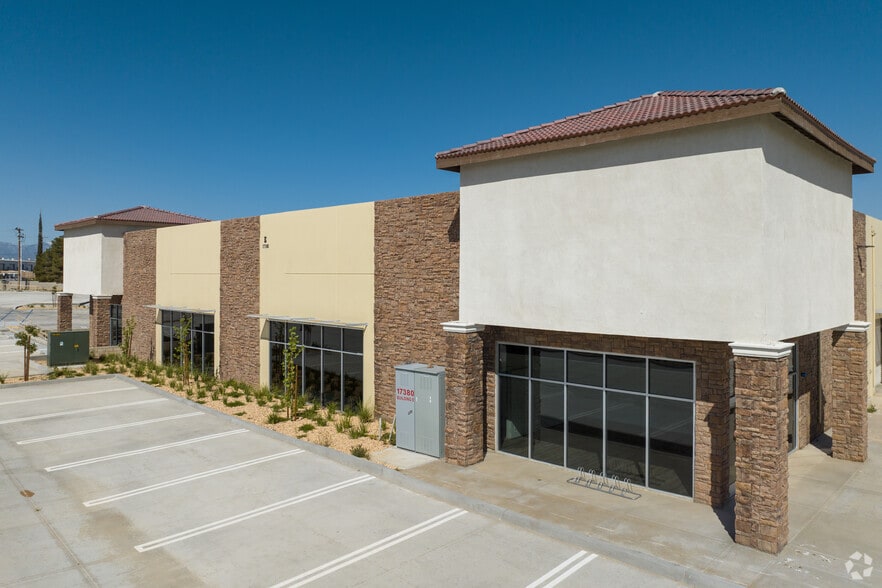 More Photos Of 17380 Darwin Ave, Hesperia Unknown For Lease