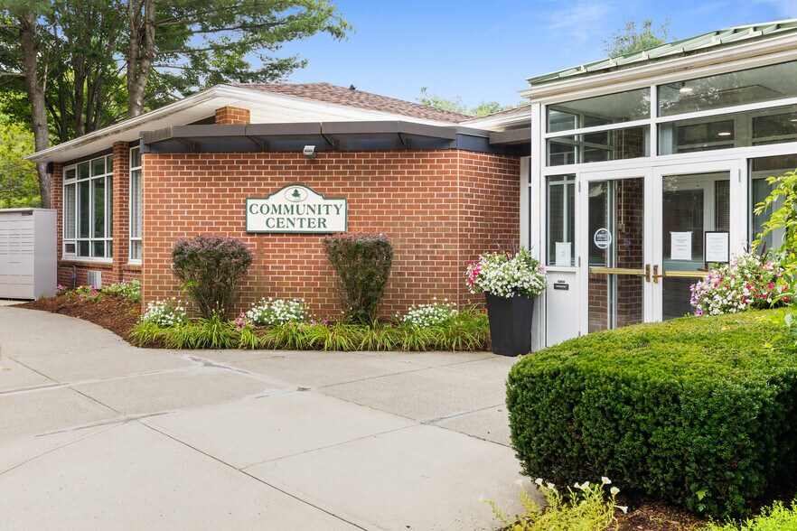 More Photos Of 193-321 Fernbank Rd, Springfield Apartments For Sale