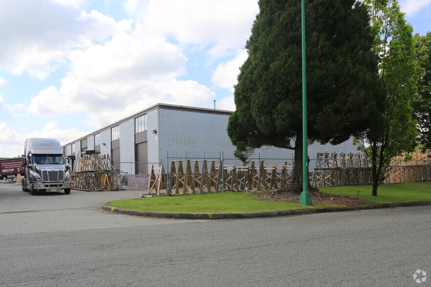 More Photos Of 3150-3170 Lake City Way, Burnaby Manufacturing For Lease