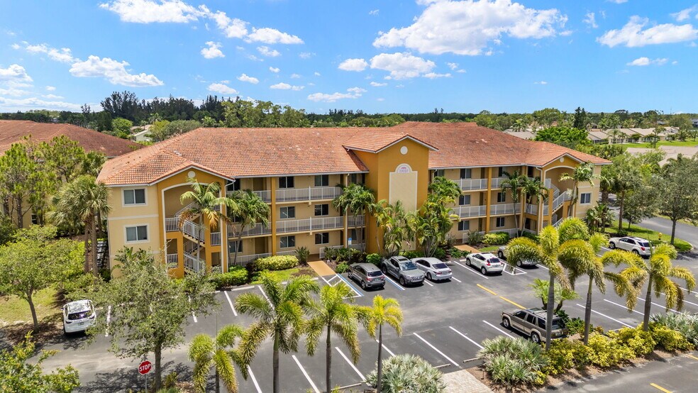 More Photos Of 10000-10030 Maddox Ln, Bonita Springs Apartments For Sale