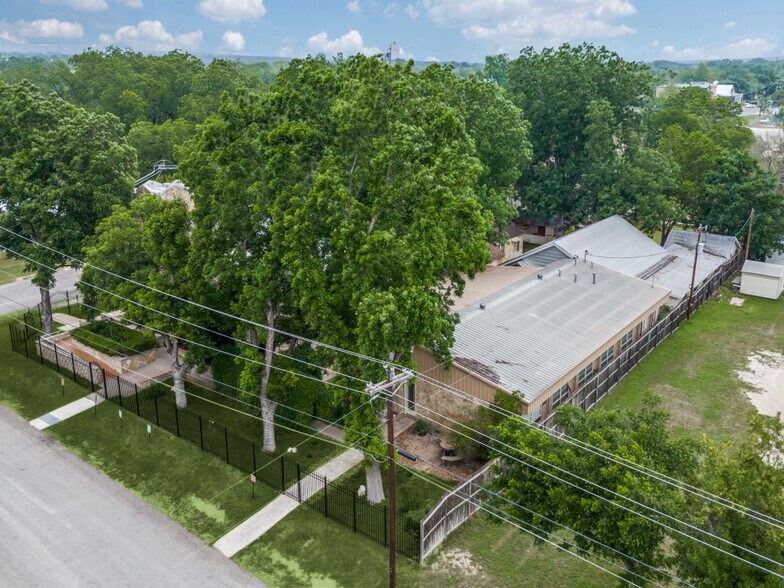 More Photos Of 331 Fifth St, Comfort Religious Facility For Lease