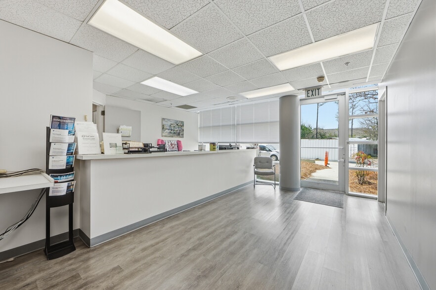 More Photos Of 600 Lakeshore Pky, Birmingham Medical For Lease