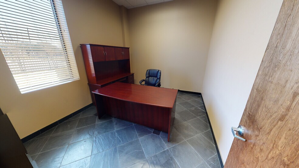 More Photos Of 18050 Kieth Harrow Blvd, Houston Warehouse For Lease