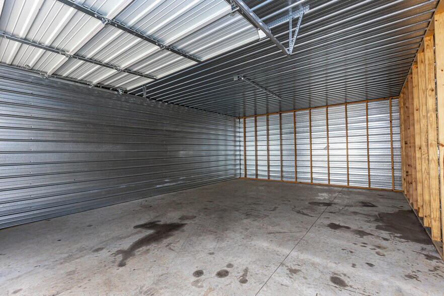 More Photos Of 665 David Ave, Danville Self Storage For Lease