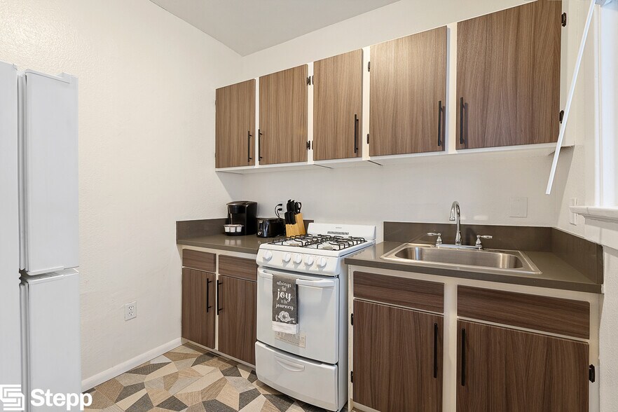 More Photos Of 330-332 Cedar Ave, Long Beach Apartments For Sale