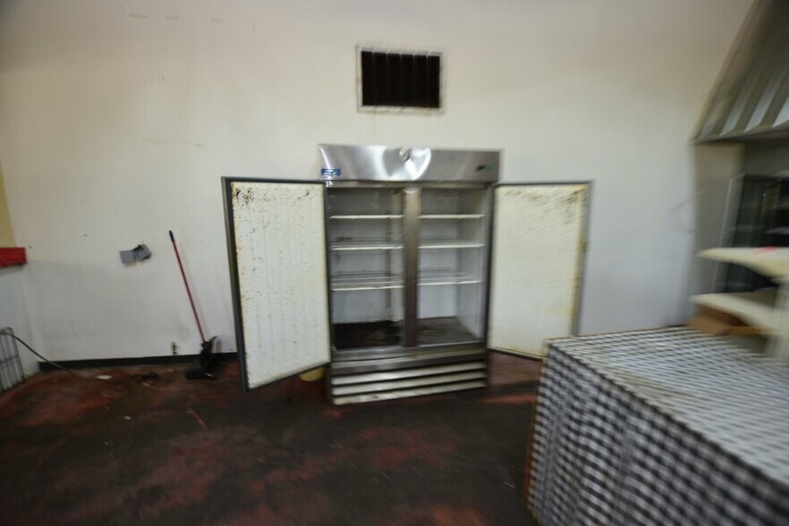 More Photos Of 75174 Hwy 59 Hwy, Stilwell Convenience Store For Sale
