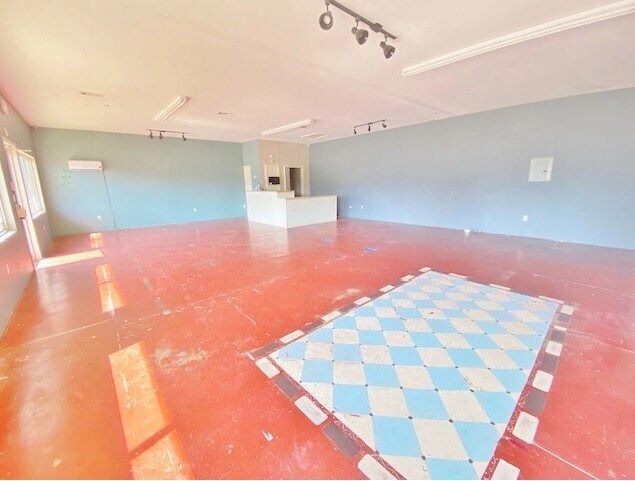 More Photos Of 903 S Locust St, Mccomb Freestanding For Sale
