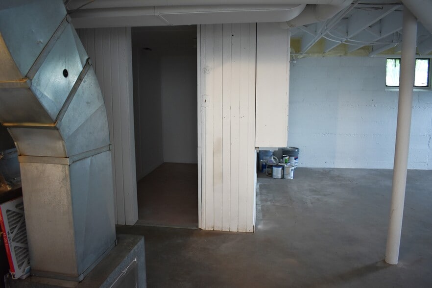 More Photos Of 1014 E 10th St, Jeffersonville Office Residential For Sale