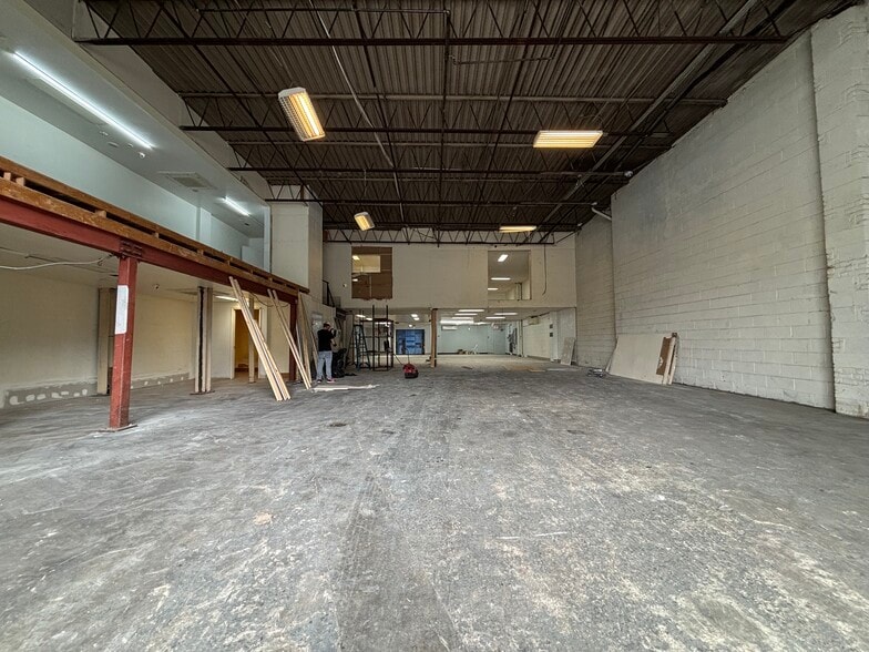 More Photos Of 82 Georgia Ave, Brooklyn Industrial For Lease