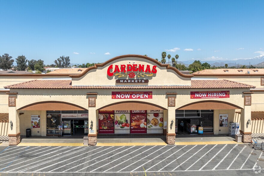 More Photos Of 402-496 E 4th St, Perris Storefront For Lease