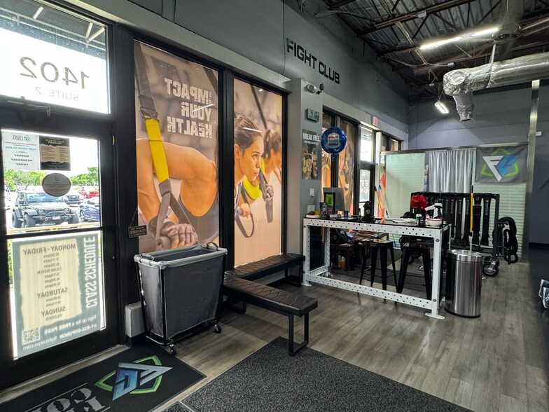 More Photos Of 1402 S Del Prado Blvd, Cape Coral Freestanding For Lease