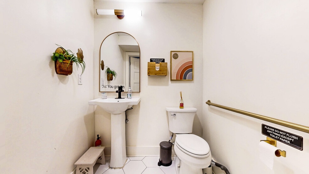More Photos Of 3232 Memorial Dr, Decatur Office For Sale