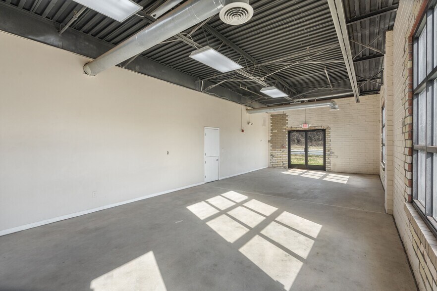 More Photos Of 3955 Highway 53, Hoschton Freestanding For Sale