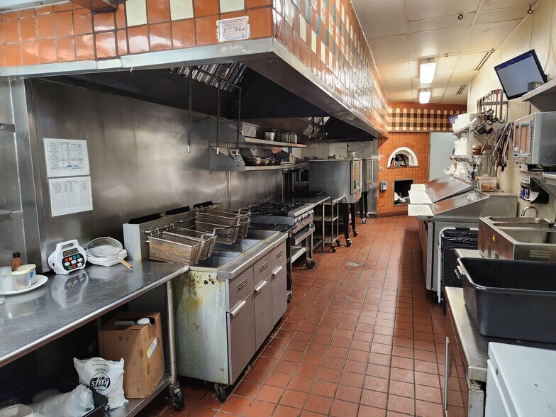 More Photos Of 1192 Noe Bixby Rd, Columbus Restaurant For Sale