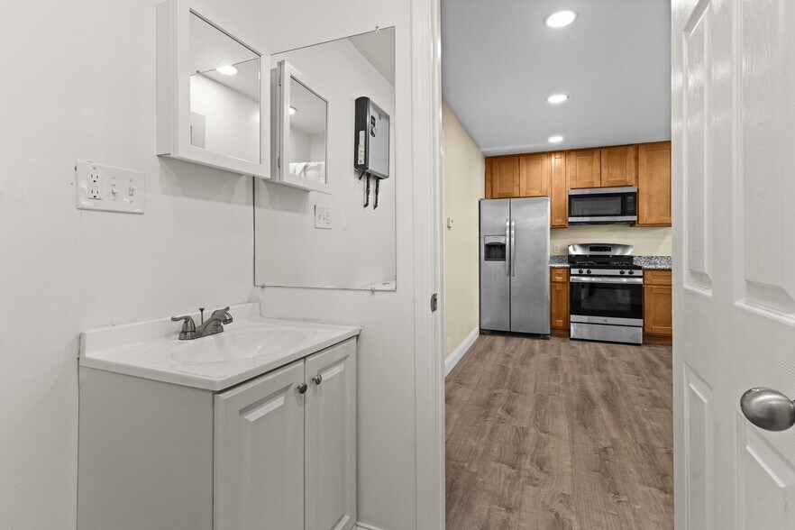 More Photos Of 1630 35th Ave, Oakland Apartments For Sale