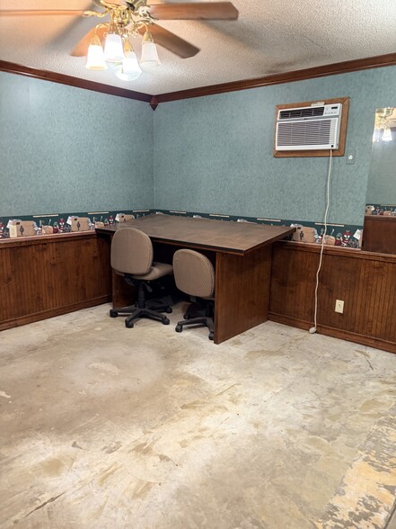 More Photos Of 2100 E Front St, Tyler Light Manufacturing For Lease