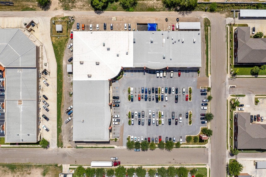 More Photos Of 901 Travis St, Mission General Retail For Sale