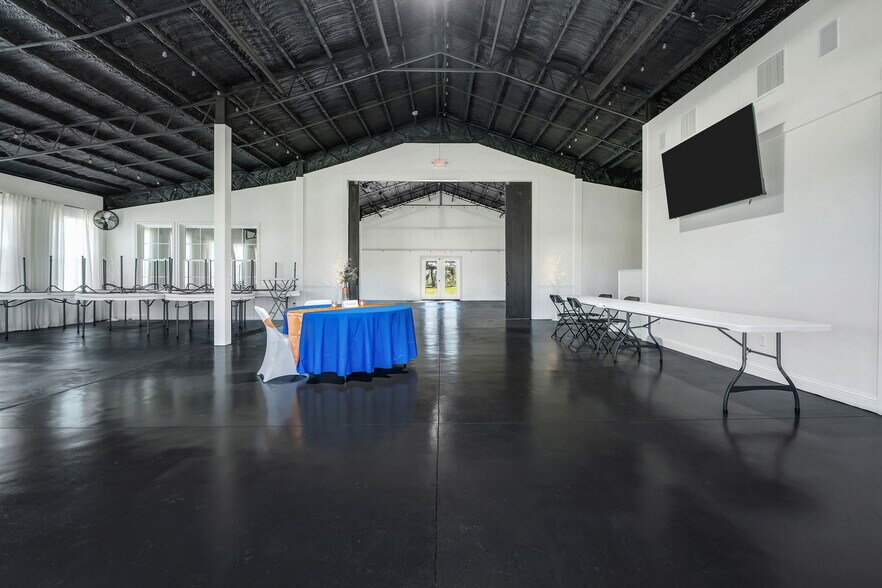 More Photos Of 4004 Golf Course Rd, Perry Lodge Meeting Hall For Sale