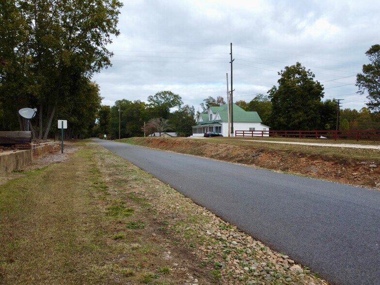 More Photos Of 3095 Highway 11 S, Mansfield Freestanding For Sale