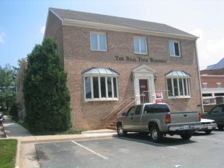 More Photos Of 3921-3951 University Dr, Fairfax Office For Lease